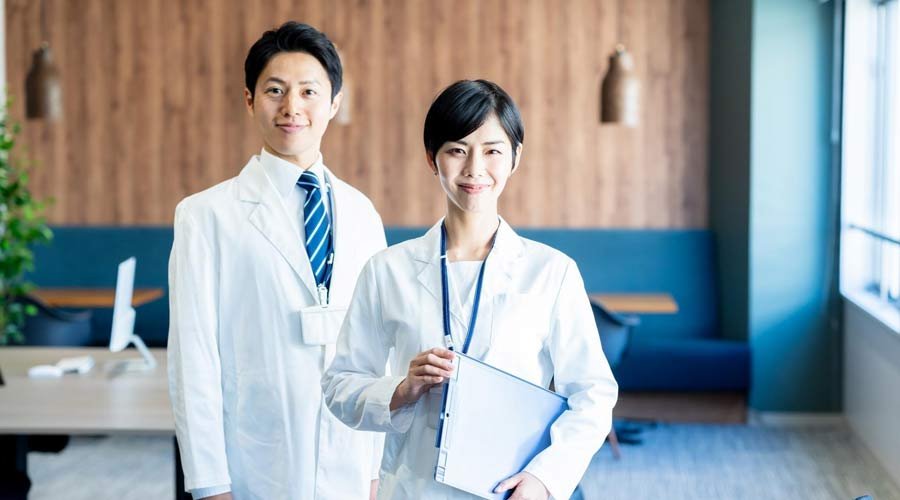薬剤師として働くメリット・デメリットは？職場によって変わる特徴も解説