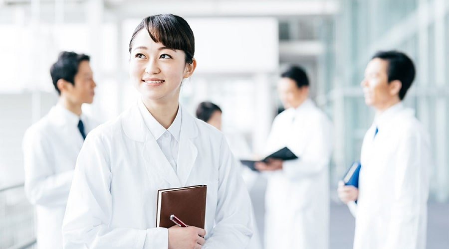 女性薬剤師は転職に有利？