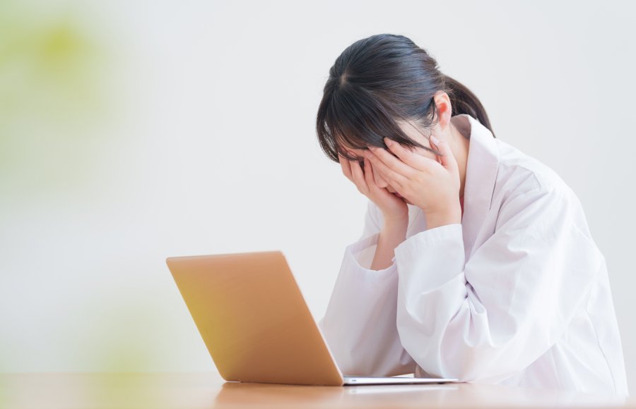 薬剤師が人間関係で悩みやすい具体的なケース例